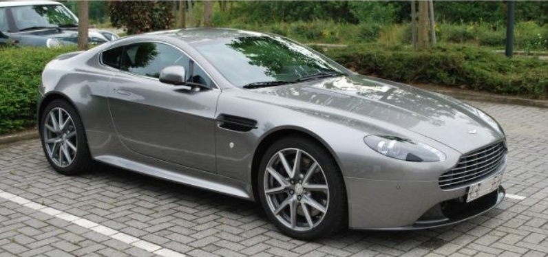 ASTON MARTIN V8 (01/06/2012) - 